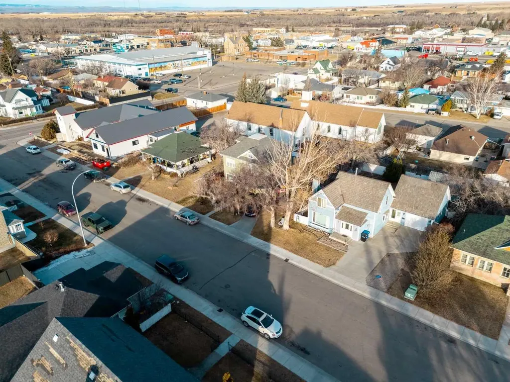 327 20 Street Fort Macleod AB T0L 0Z0