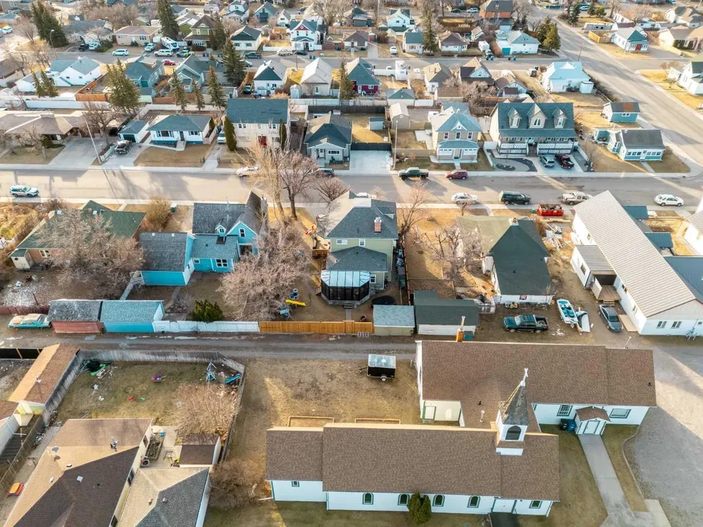 327 20 Street Fort Macleod AB T0L 0Z0