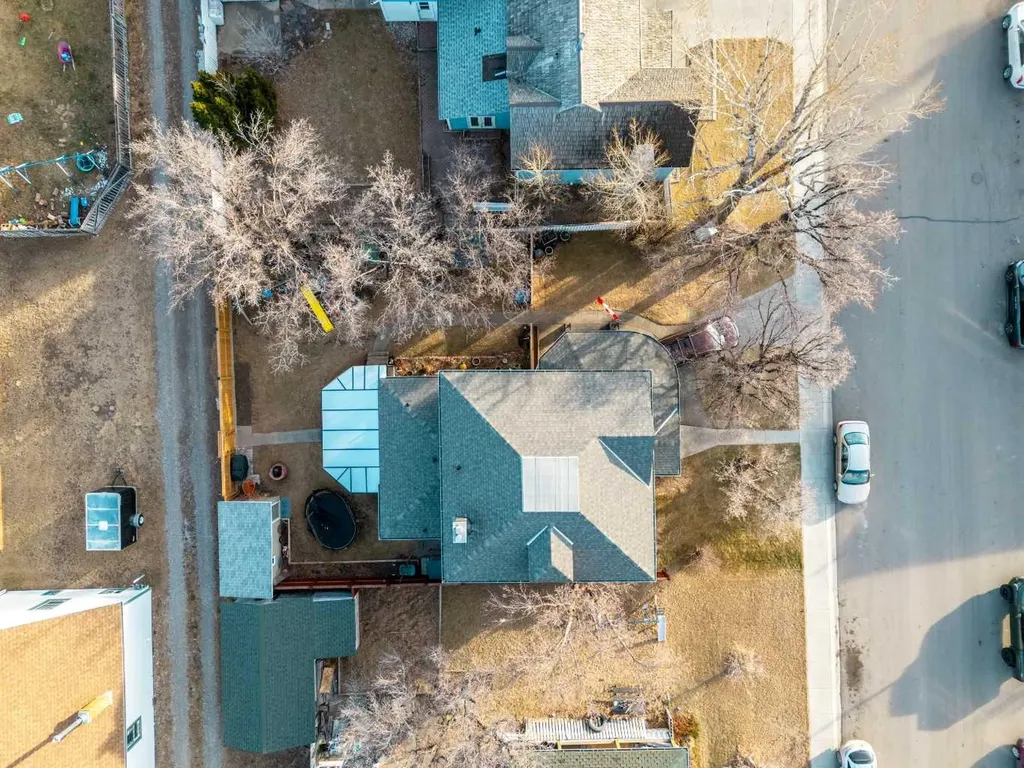 327 20 Street Fort Macleod AB T0L 0Z0