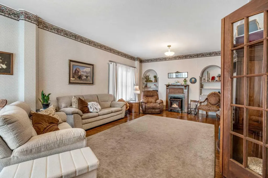 327 20 Street Fort Macleod AB T0L 0Z0