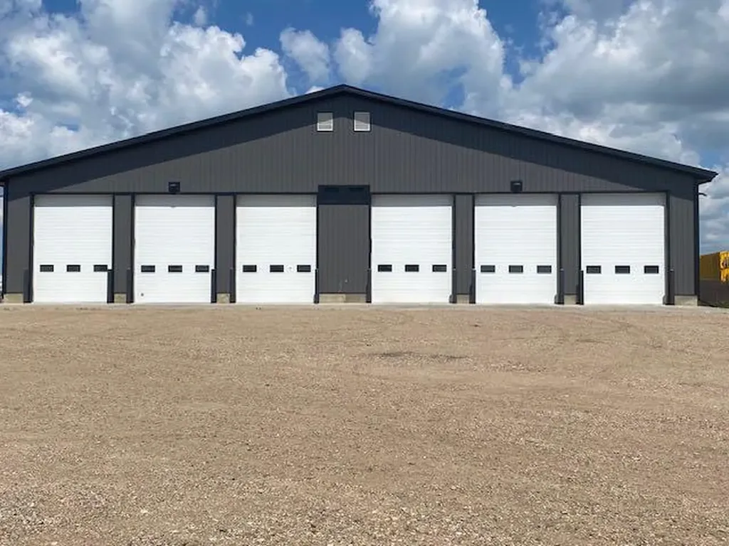 1909,1911 19 Avenue Wainwright AB T9W 1L2