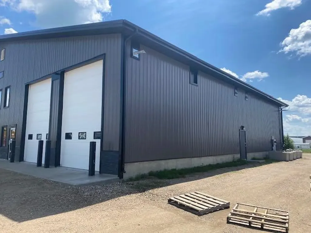 1909,1911 19 Avenue Wainwright AB T9W 1L2