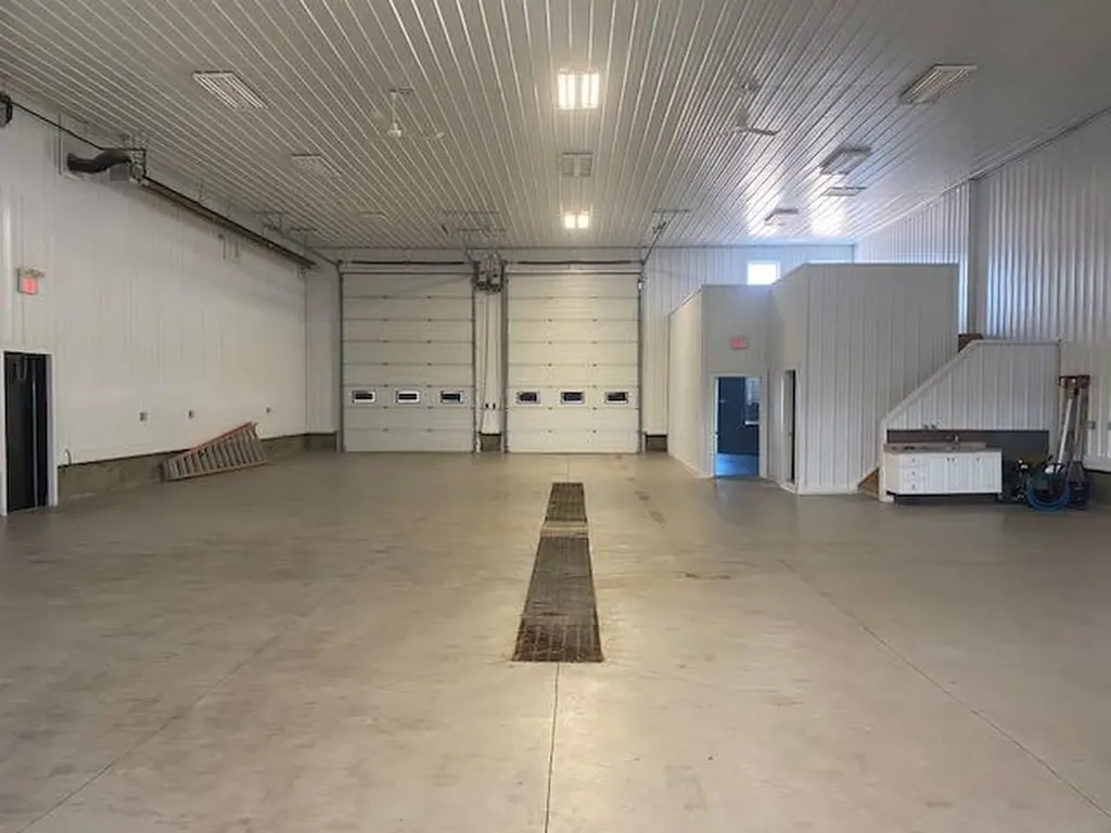 1909,1911 19 Avenue Wainwright AB T9W 1L2