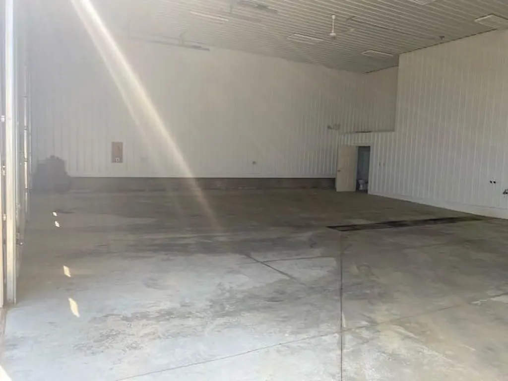 1909,1911 19 Avenue Wainwright AB T9W 1L2