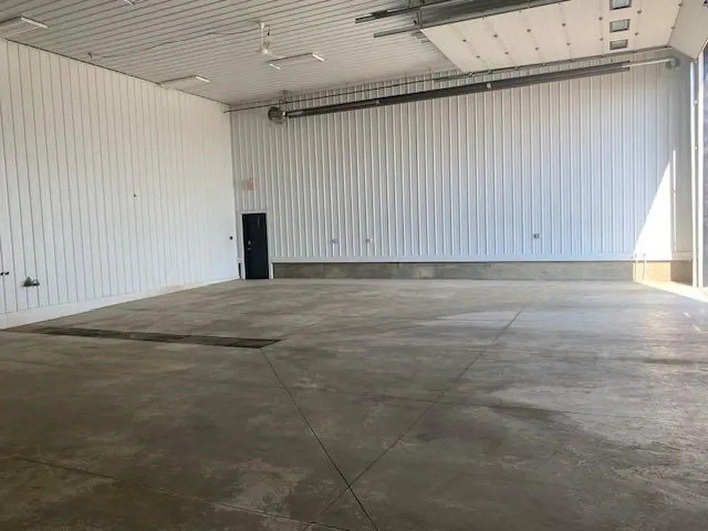 1909,1911 19 Avenue Wainwright AB T9W 1L2