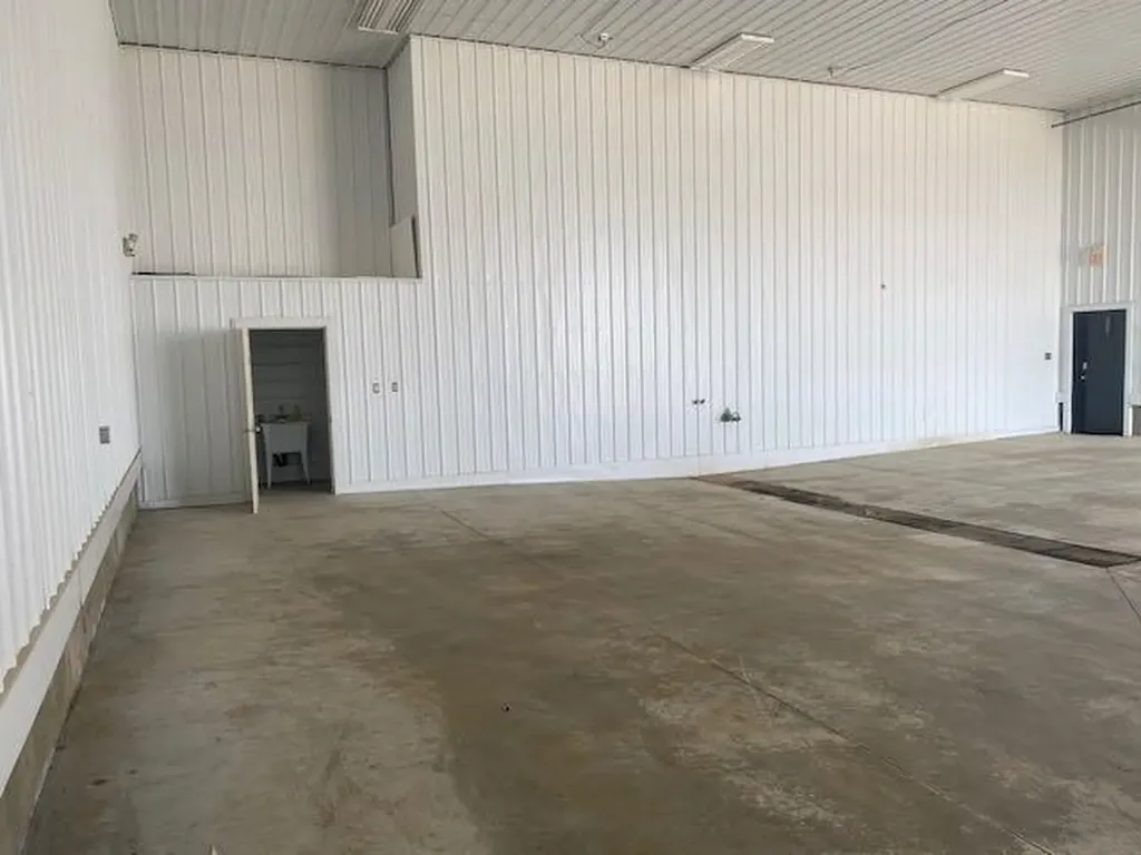 1909,1911 19 Avenue Wainwright AB T9W 1L2