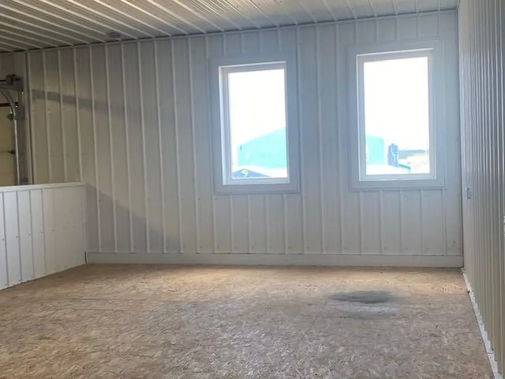 1909,1911 19 Avenue Wainwright AB T9W 1L2