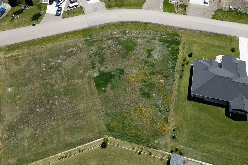 46 Pebblecreek Cove Raymond AB T0K 2S0