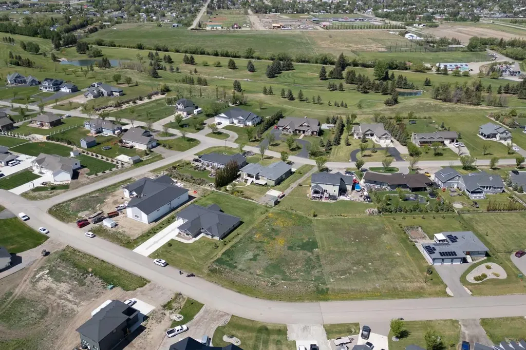 46 Pebblecreek Cove Raymond AB T0K 2S0
