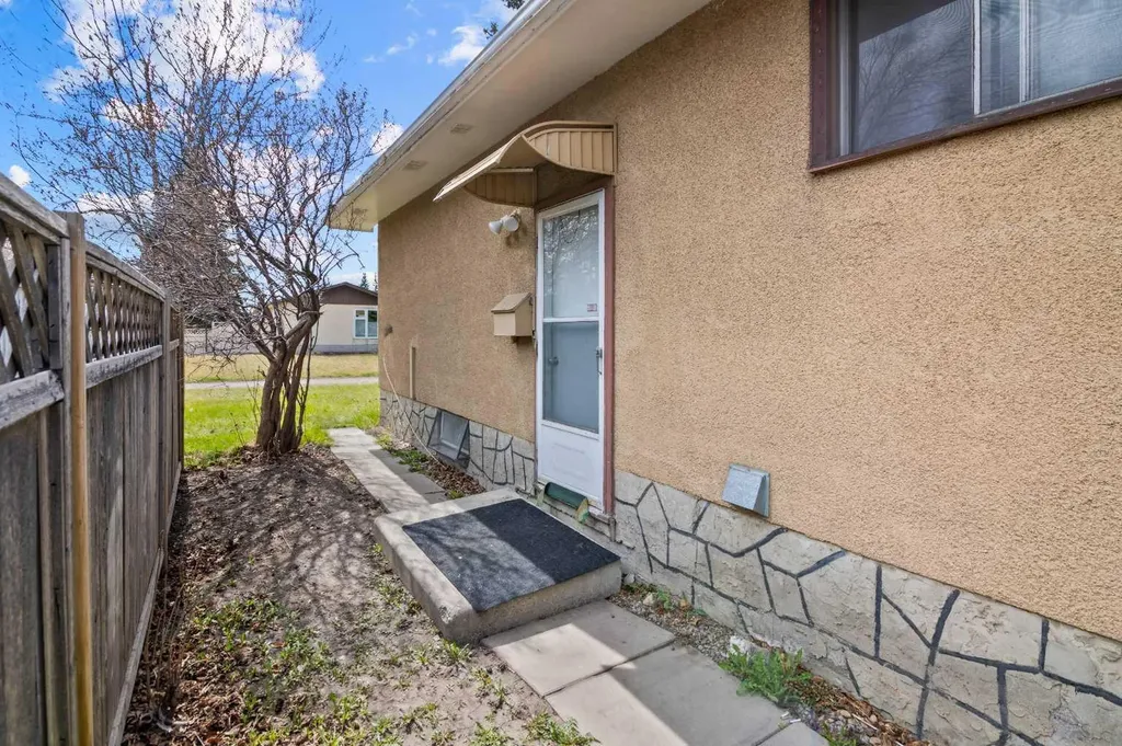 3431 30a Avenue SE Calgary AB T2B 0H7