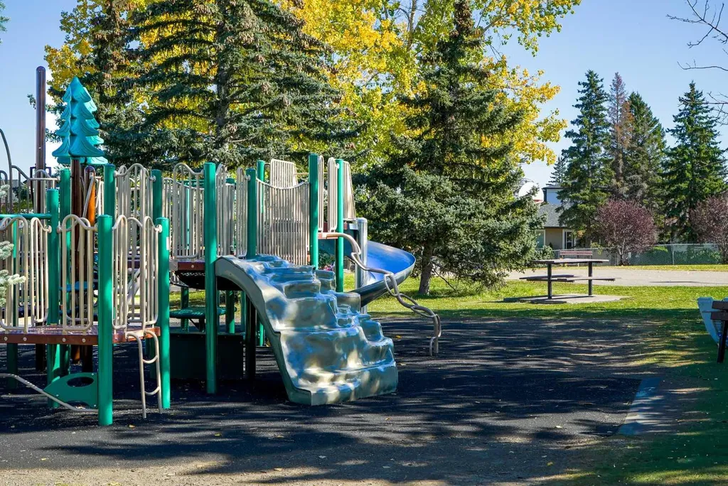 2701 28 Avenue SW Calgary AB T2T 1J7