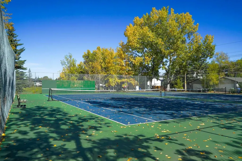 2701 28 Avenue SW Calgary AB T2T 1J7