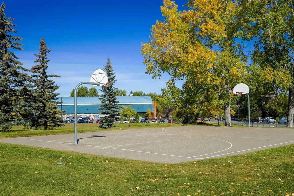 2701 28 Avenue SW Calgary AB T2T 1J7