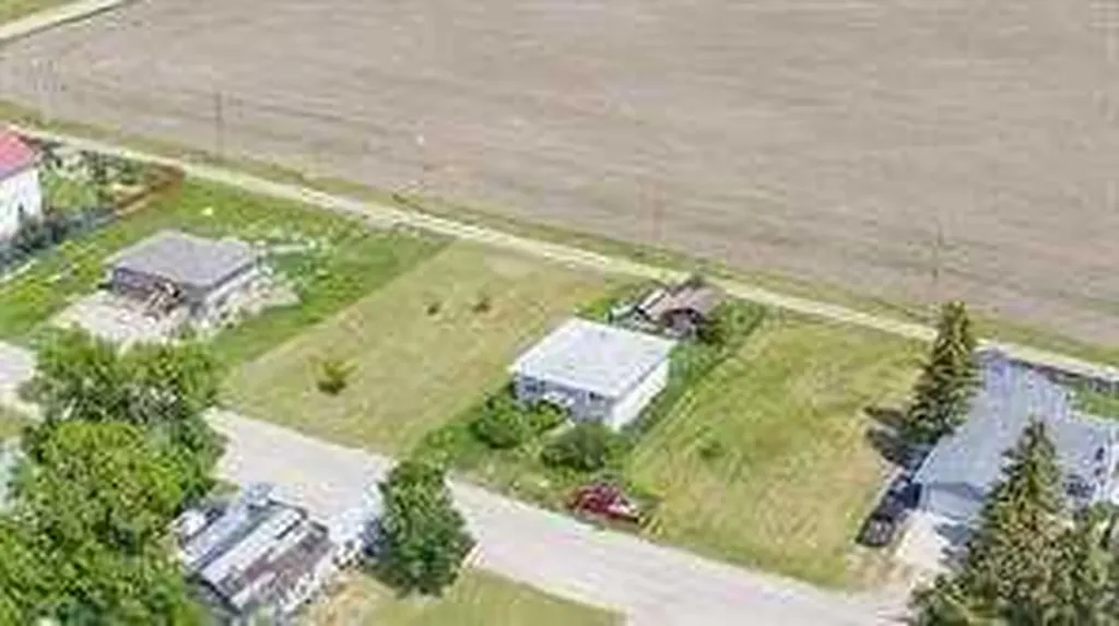 218 9 Avenue Gleichen AB T0J 1N0
