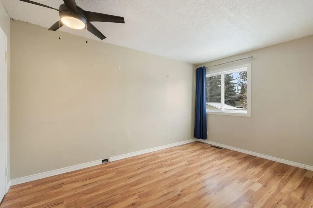 6147 Buckthorn Road NW Calgary AB T2K 2Z2