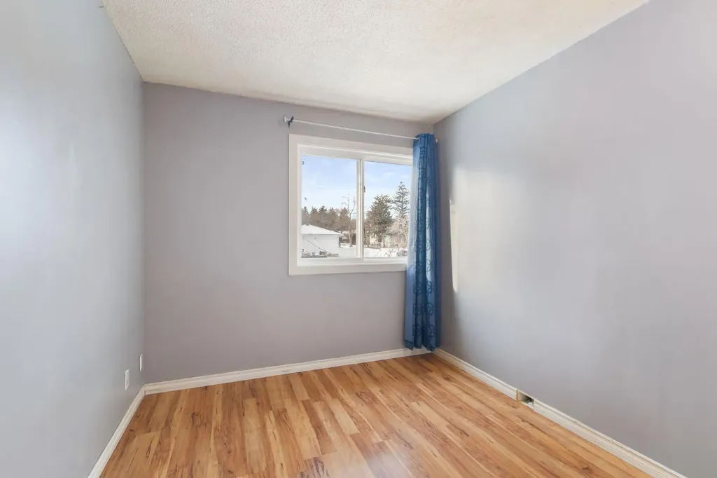 6147 Buckthorn Road NW Calgary AB T2K 2Z2