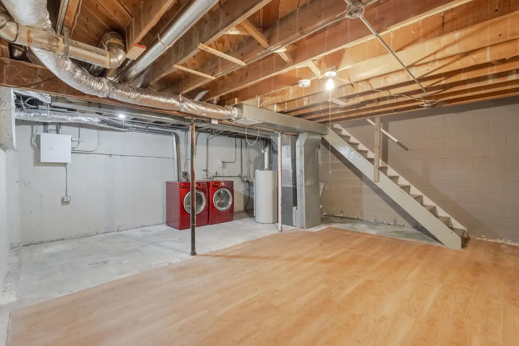 6147 Buckthorn Road NW Calgary AB T2K 2Z2