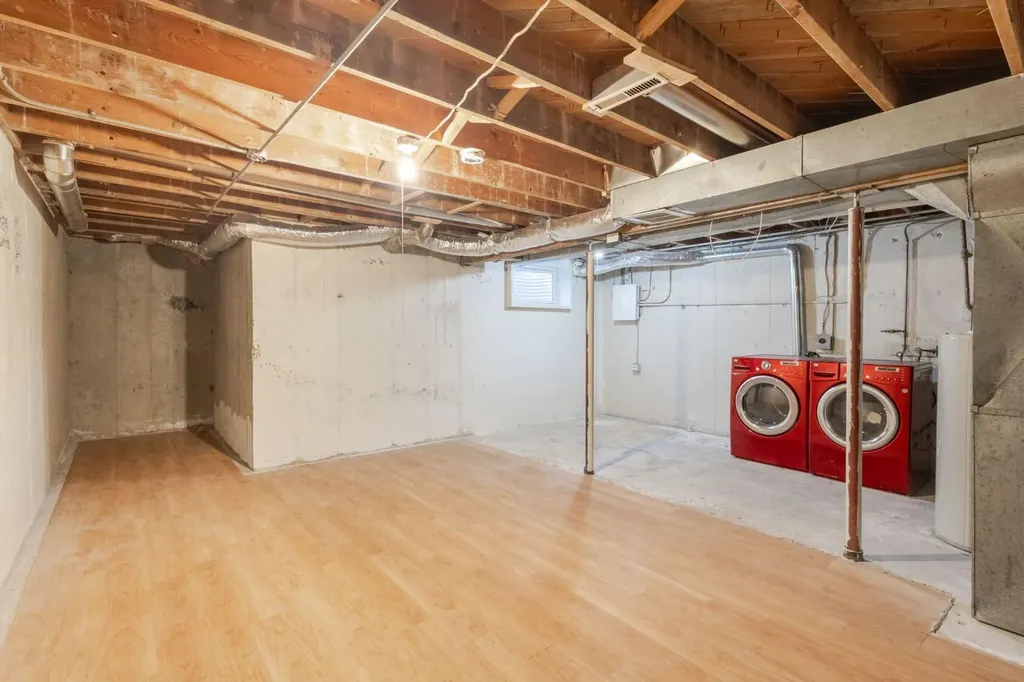 6147 Buckthorn Road NW Calgary AB T2K 2Z2
