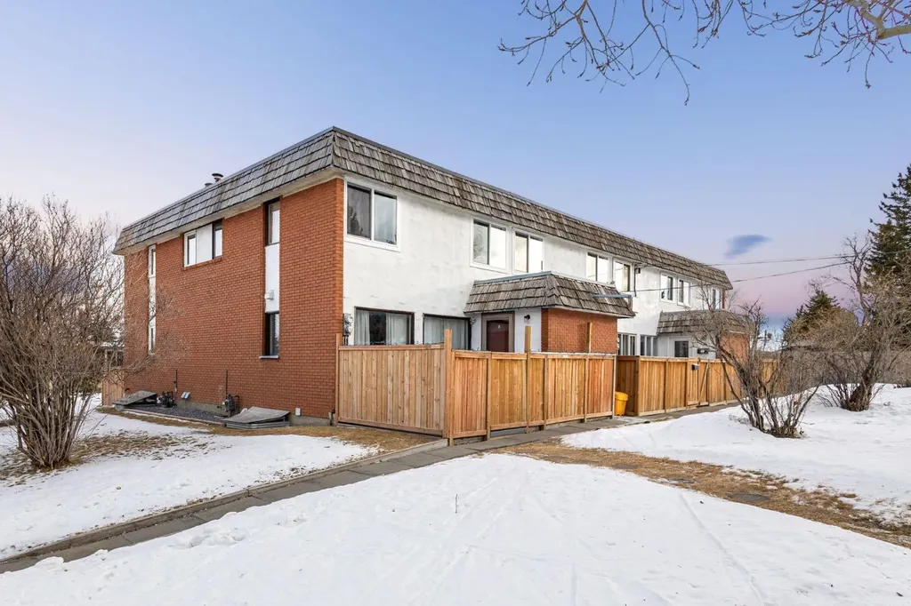6147 Buckthorn Road NW Calgary AB T2K 2Z2