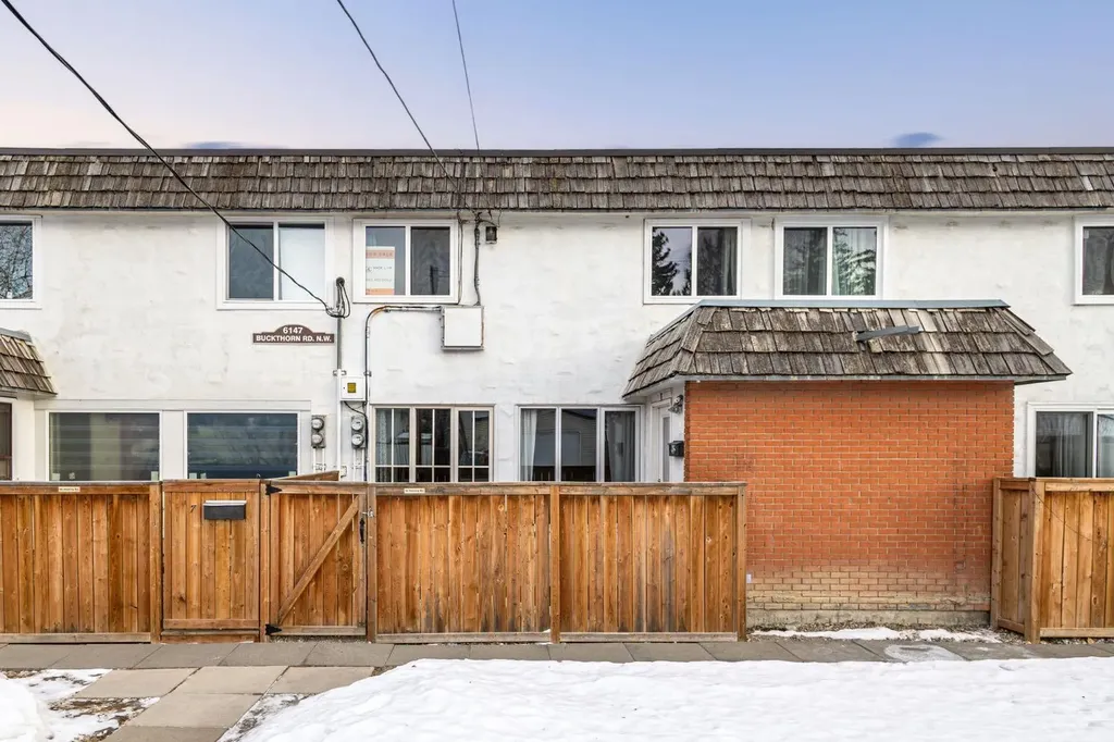 6147 Buckthorn Road NW Calgary AB T2K 2Z2