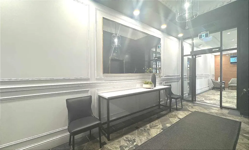 1100 8 Avenue SW Calgary AB T2P 3T8