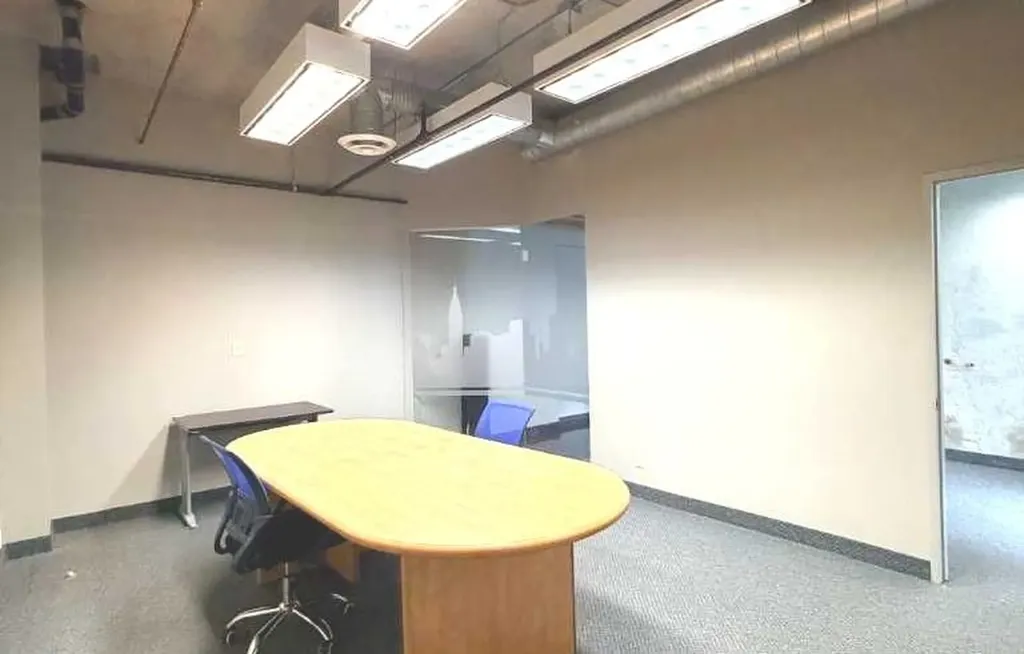 1100 8 Avenue SW Calgary AB T2P 3T8