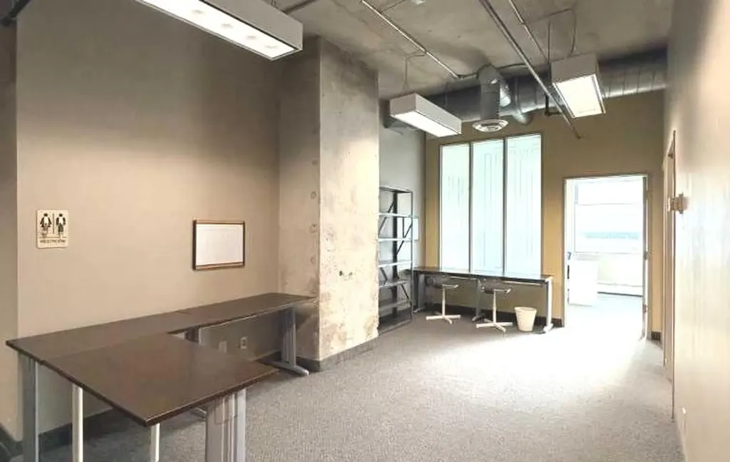1100 8 Avenue SW Calgary AB T2P 3T8