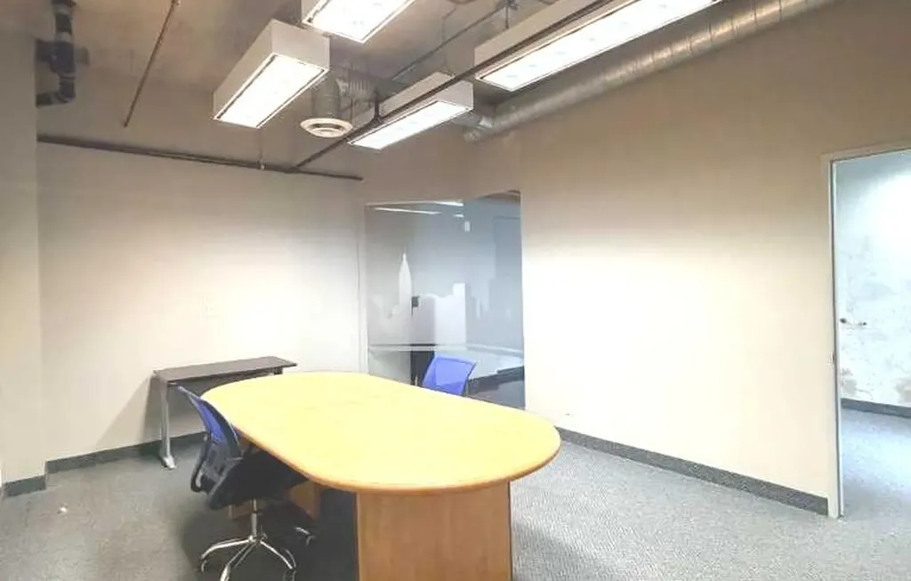 1100 8 Avenue SW Calgary AB T2P 3T8