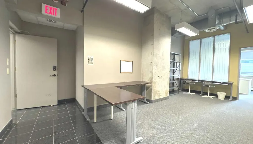 1100 8 Avenue SW Calgary AB T2P 3T8