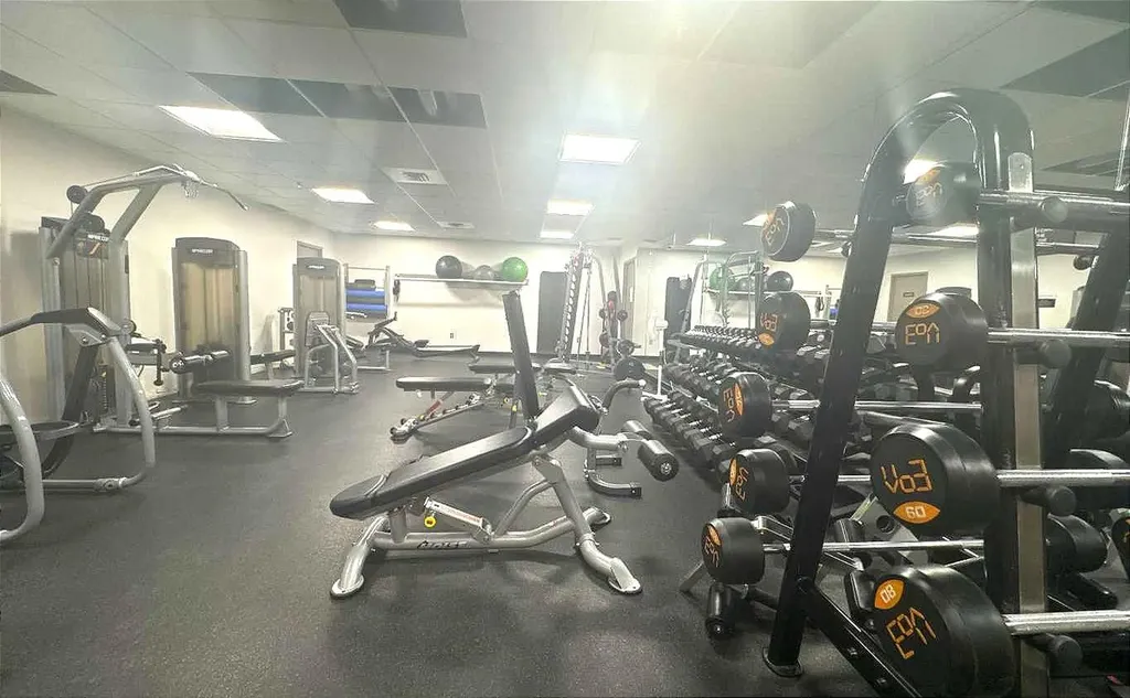 1100 8 Avenue SW Calgary AB T2P 3T8
