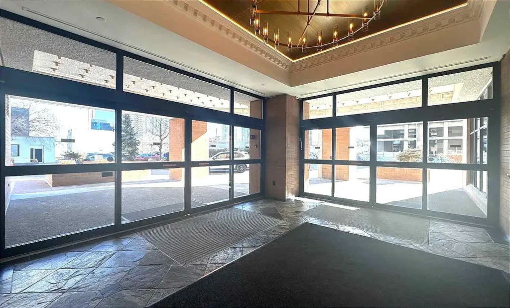 1100 8 Avenue SW Calgary AB T2P 3T8