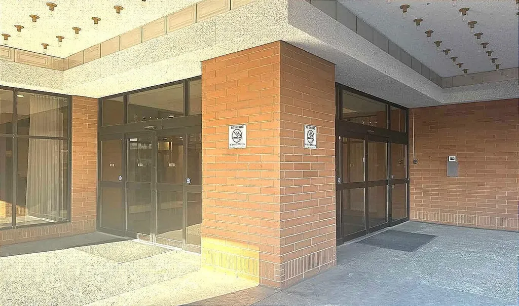 1100 8 Avenue SW Calgary AB T2P 3T8