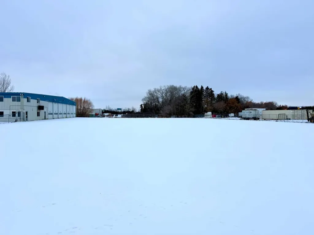 8 Van Der Horn Way Rural Red Deer County AB T4S 2M4