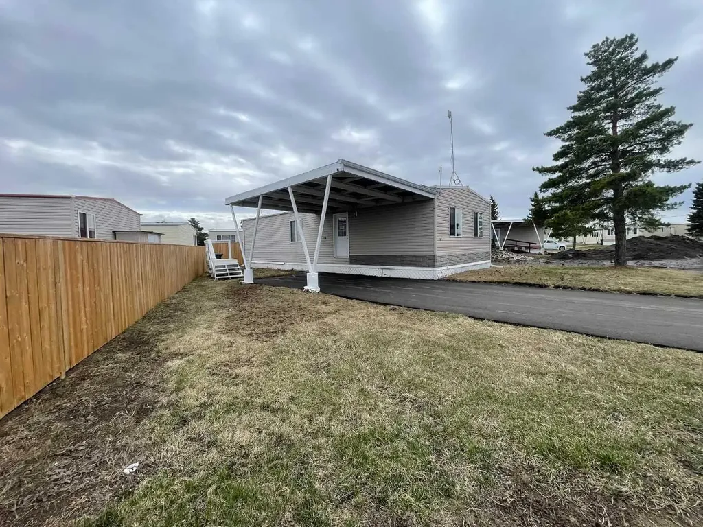 5308 57 Street Lloydminster AB T9V2A3