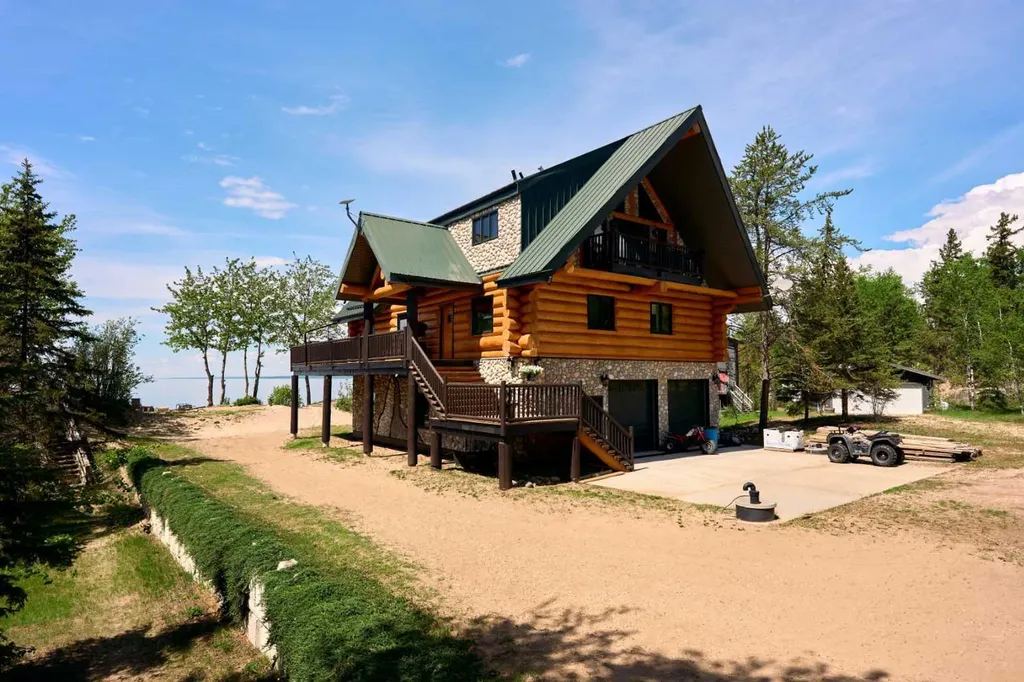 9 Upper Crescent Marten Beach AB T0G 2A0