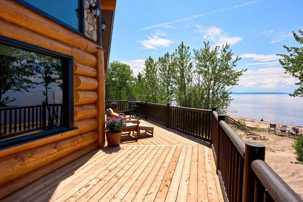 9 Upper Crescent Marten Beach AB T0G 2A0