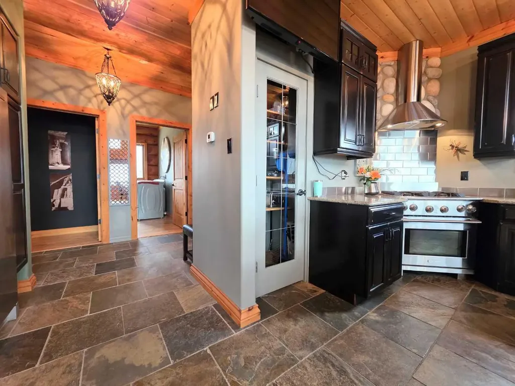 9 Upper Crescent Marten Beach AB T0G 2A0
