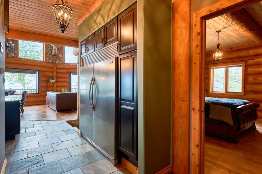 9 Upper Crescent Marten Beach AB T0G 2A0