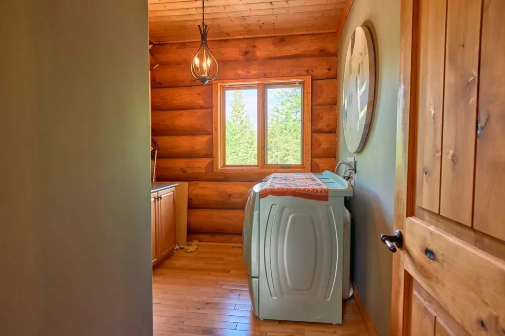 9 Upper Crescent Marten Beach AB T0G 2A0