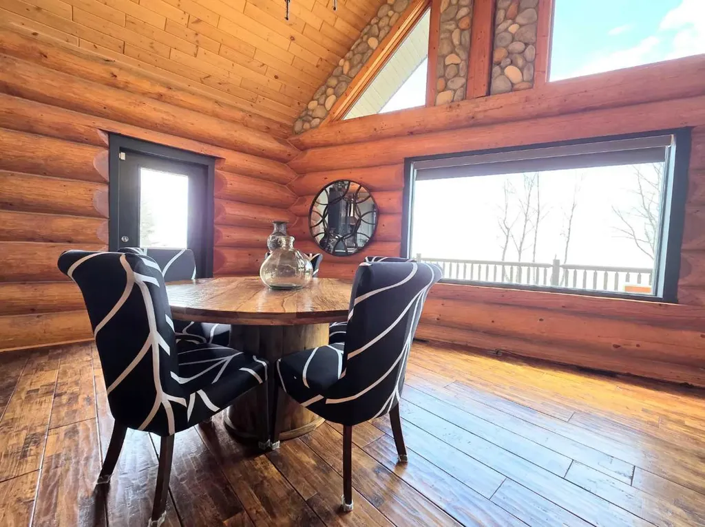 9 Upper Crescent Marten Beach AB T0G 2A0