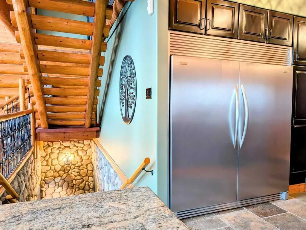 9 Upper Crescent Marten Beach AB T0G 2A0