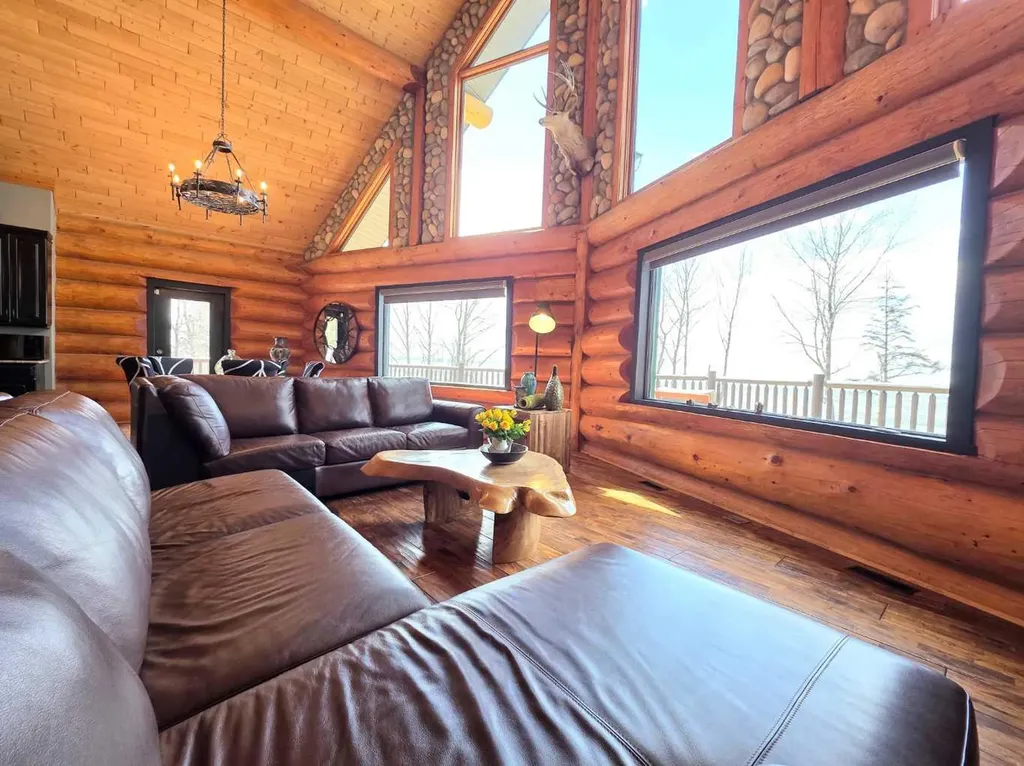 9 Upper Crescent Marten Beach AB T0G 2A0