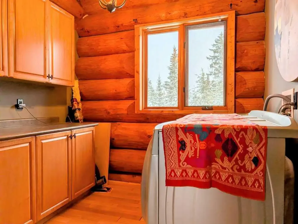 9 Upper Crescent Marten Beach AB T0G 2A0
