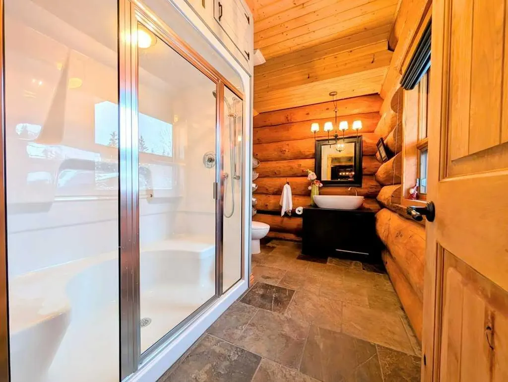 9 Upper Crescent Marten Beach AB T0G 2A0