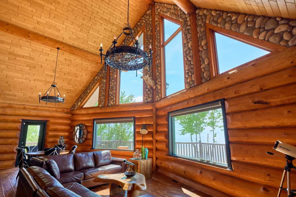 9 Upper Crescent Marten Beach AB T0G 2A0