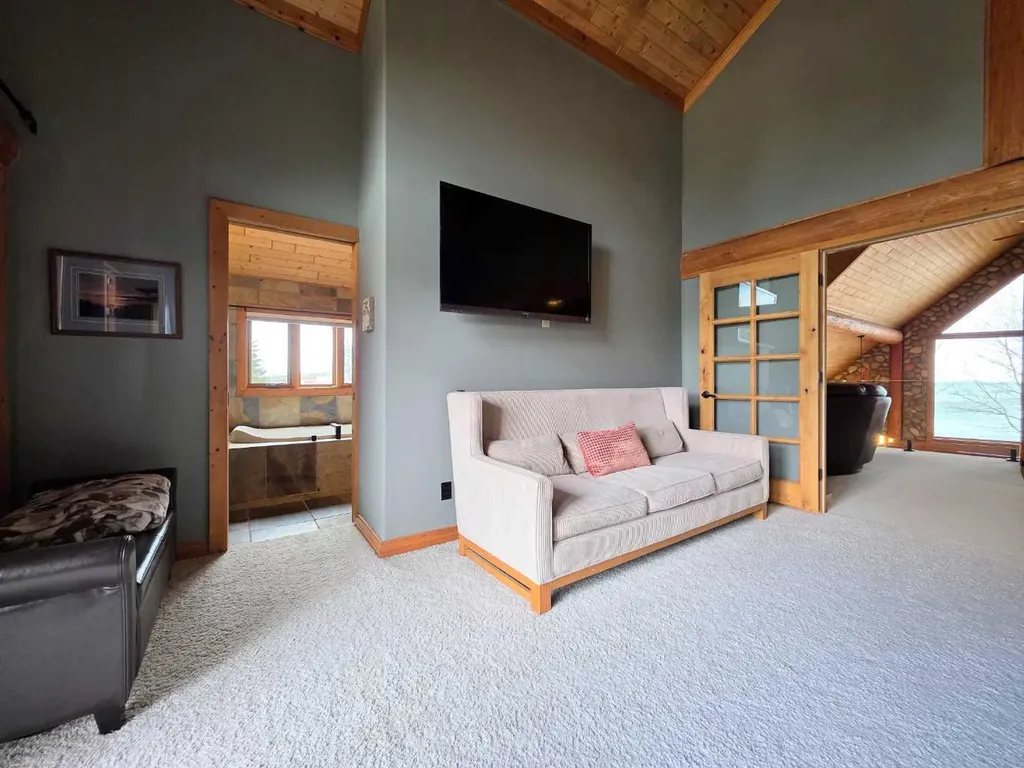 9 Upper Crescent Marten Beach AB T0G 2A0
