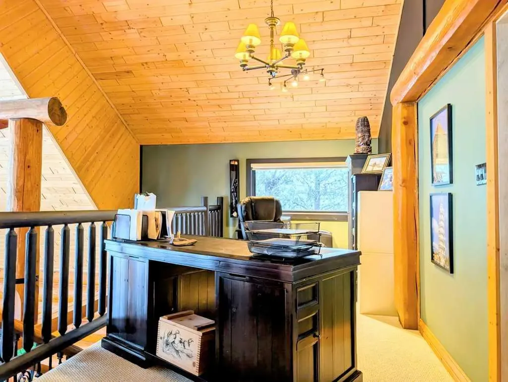 9 Upper Crescent Marten Beach AB T0G 2A0