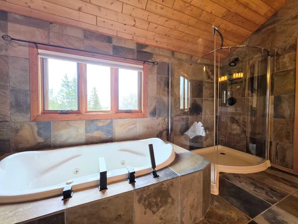 9 Upper Crescent Marten Beach AB T0G 2A0