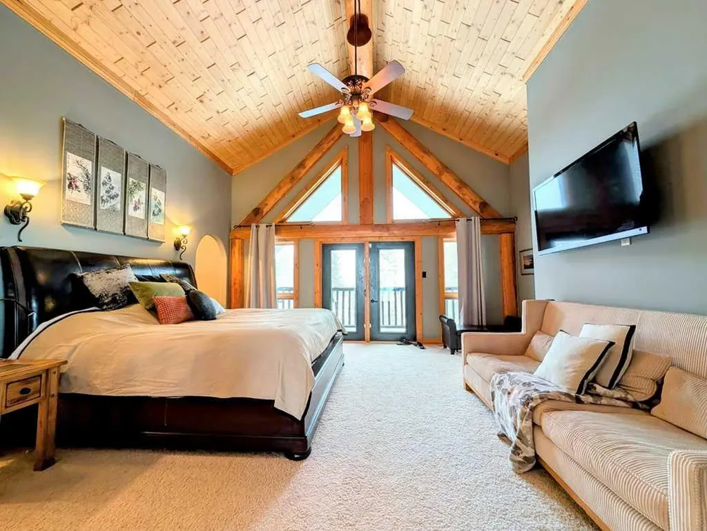 9 Upper Crescent Marten Beach AB T0G 2A0