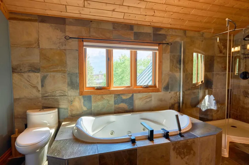 9 Upper Crescent Marten Beach AB T0G 2A0